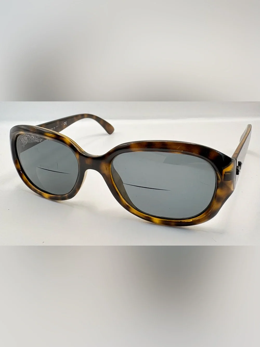 Ray-Ban listing pair